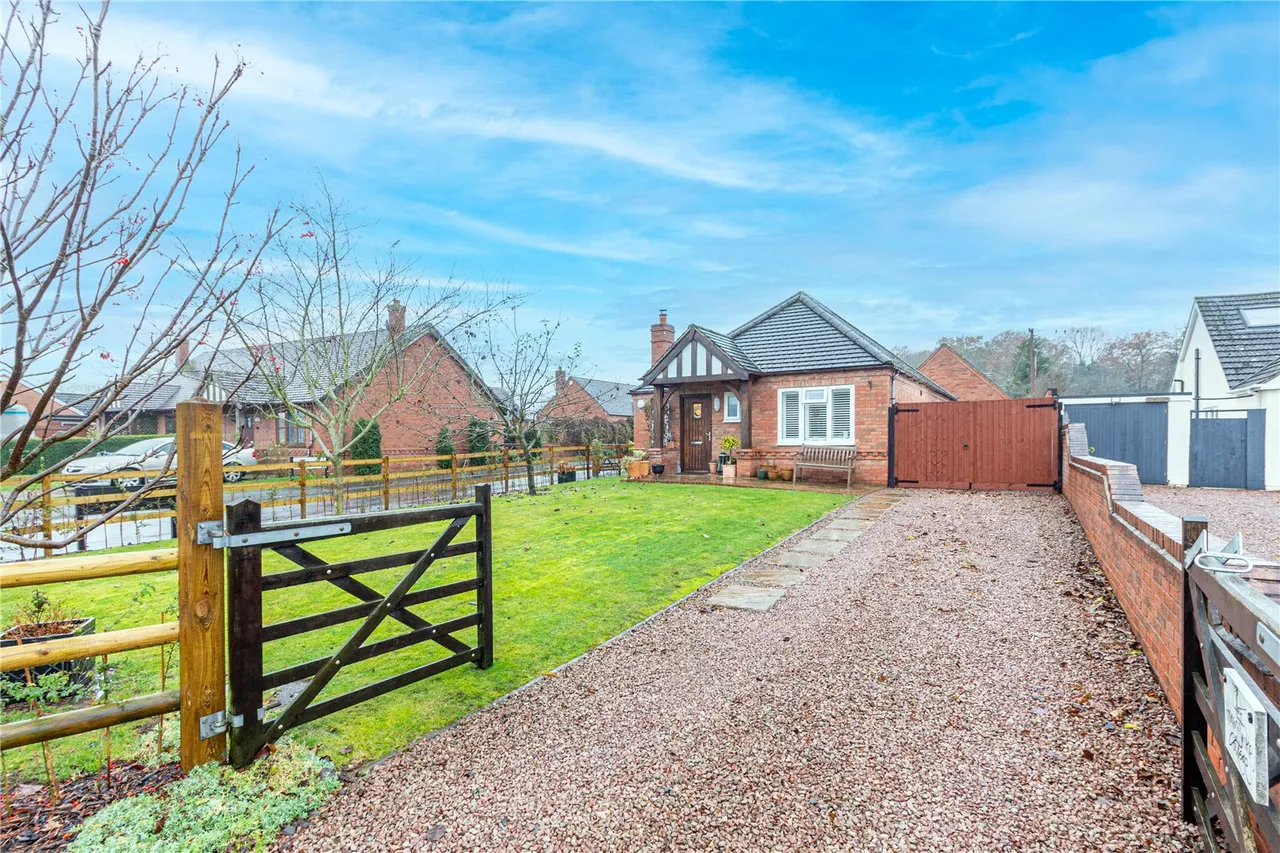 2 bed house for sale — Cockshot Lane, Dormston, Worcester, Worcestershire, WR7 4LB