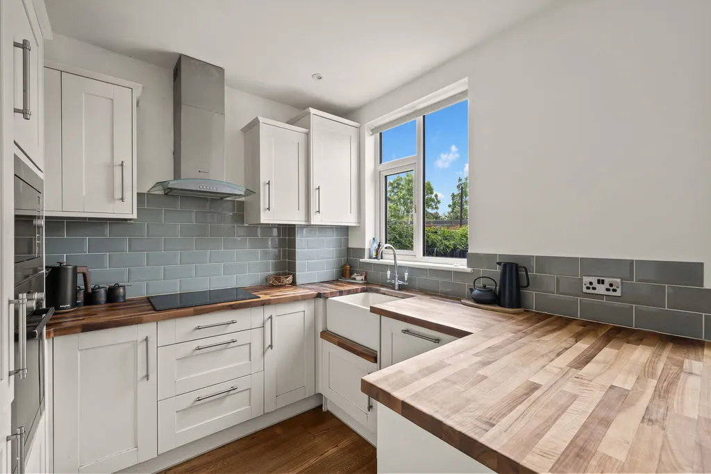 Fairford Gardens, Worcester Park KT4 7BJ, photo 11