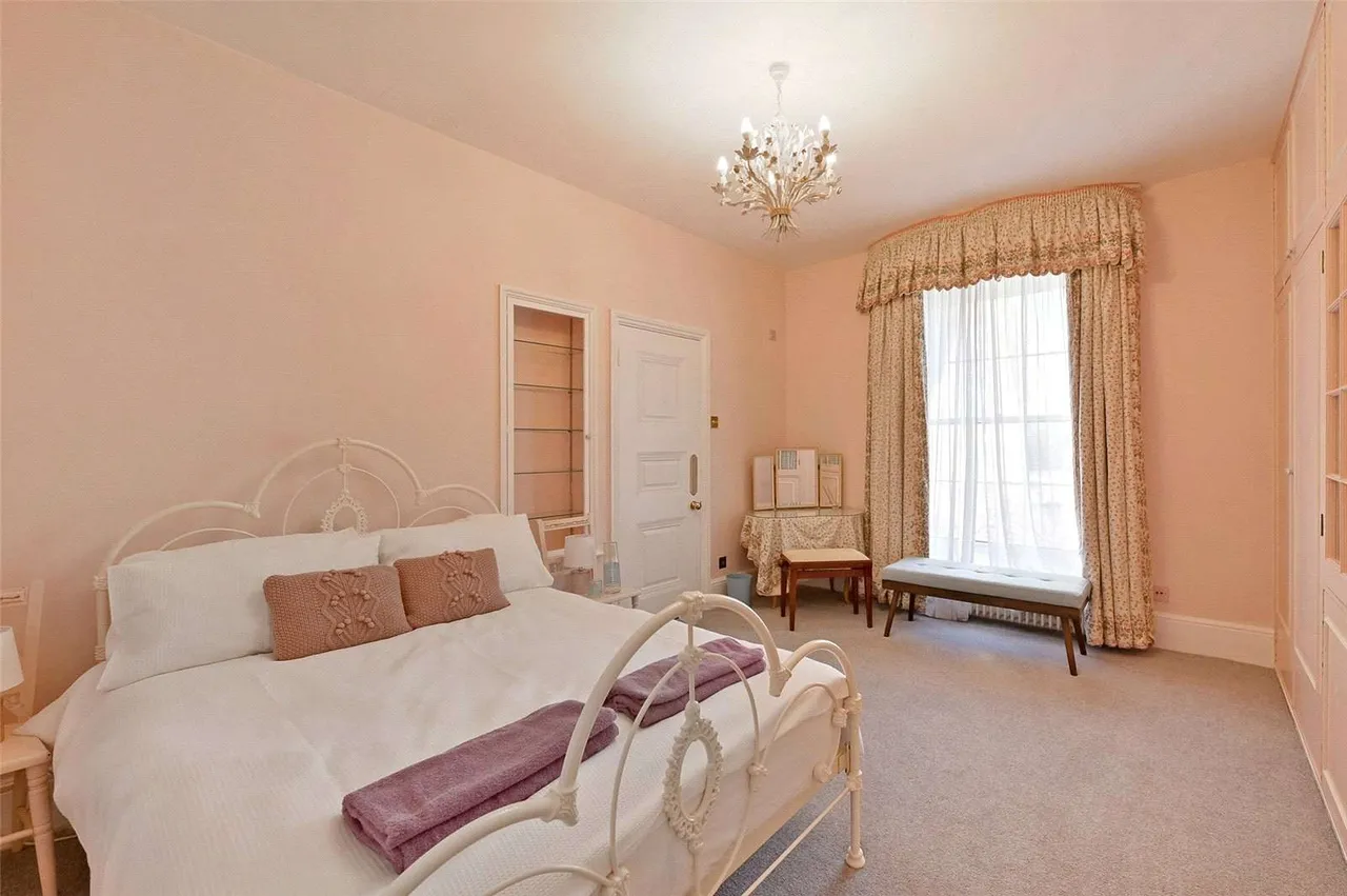 Wood Lane, Iver, Buckinghamshire, SL0 0LB, photo 10