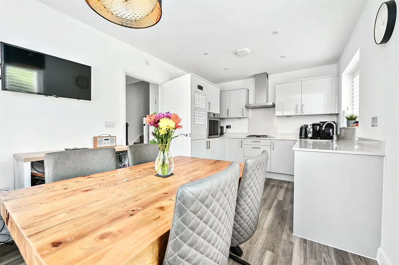 Colyer Way, Ash, Guildford, Surrey, GU12 6GE, photo 2