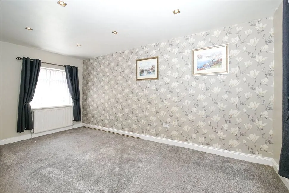 Saddler Street, Wyke, West Yorkshire, BD12, photo 5