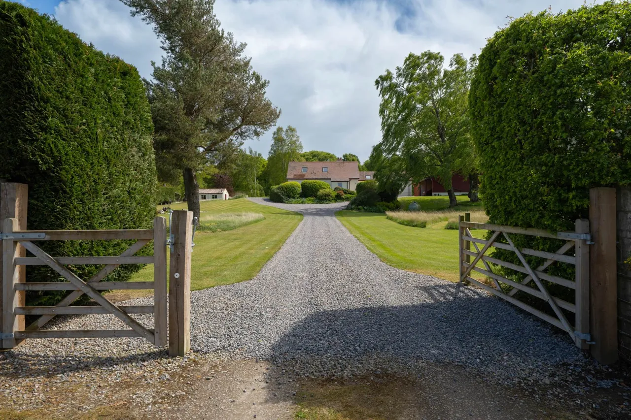 Windywhins, Gollanfield, IV2 7QP, photo 33