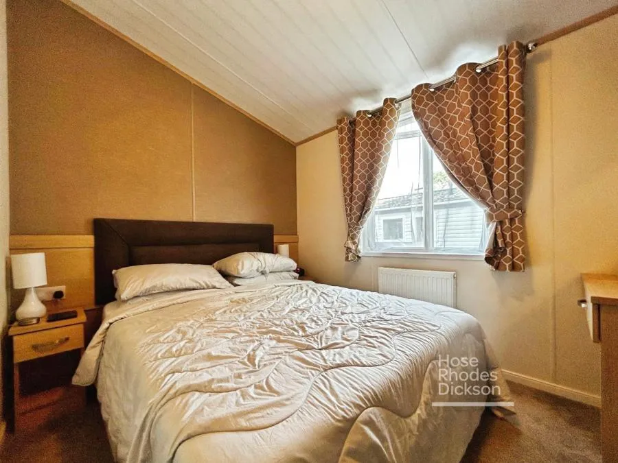 Thorness Lane, Cowes, PO31, photo 10
