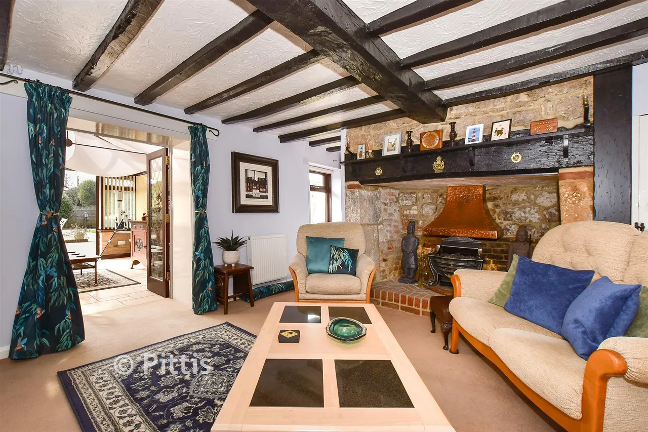 Warlands Lane, Shalfleet, PO30, photo 7