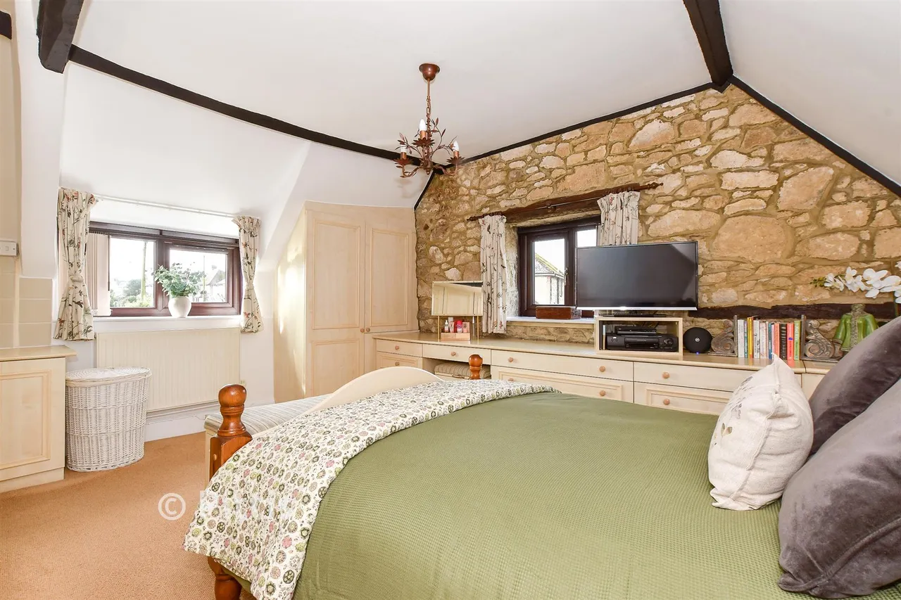 Warlands Lane, Shalfleet, PO30, photo 9
