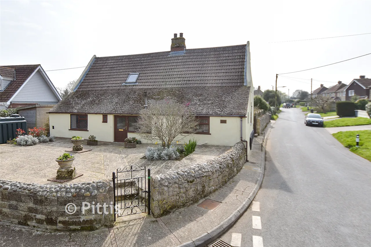 3 bed house for sale, Warlands Lane, Shalfleet, PO30