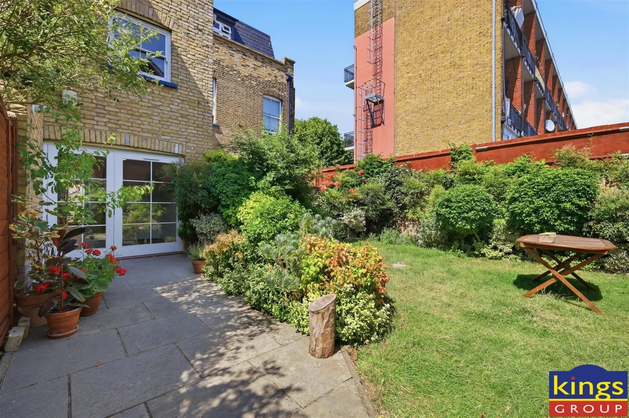Capworth Street, London, photo 10