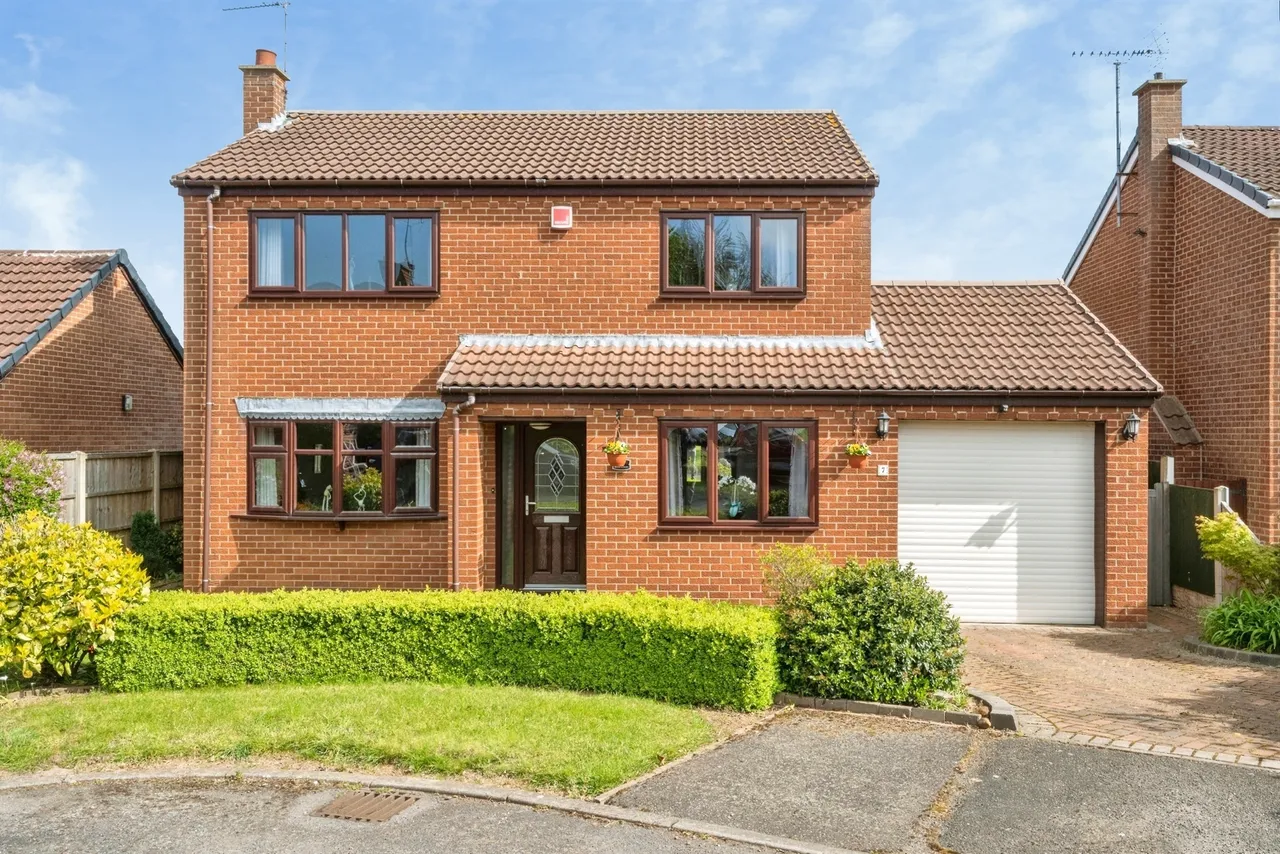 4 bed house for sale — Briar Court, Harworth, DONCASTER