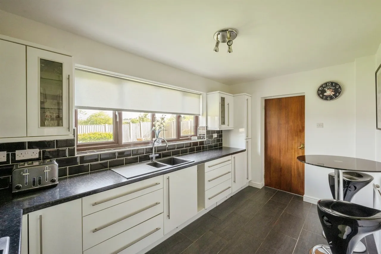 Briar Court, Harworth, DONCASTER, photo 4