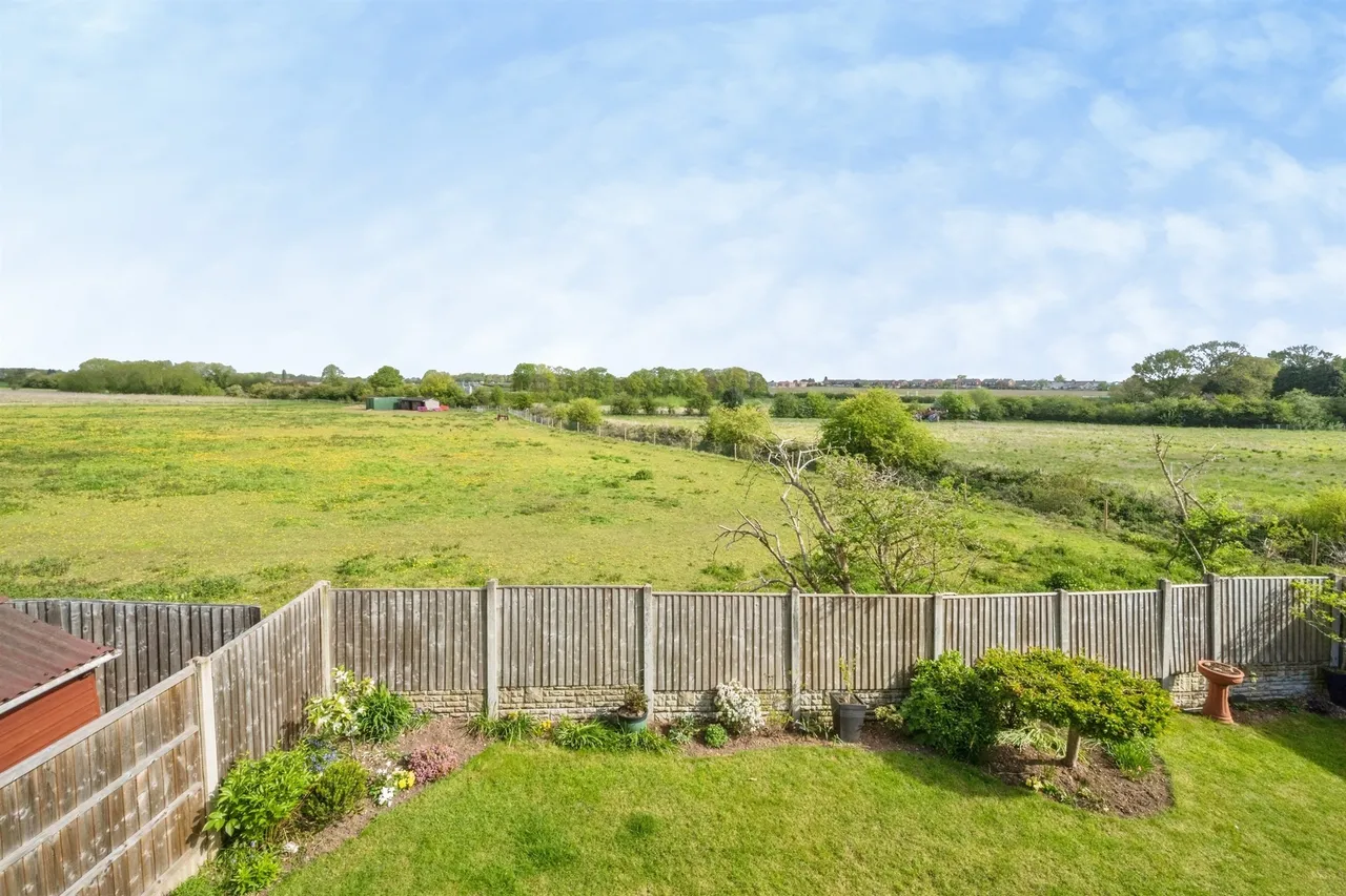 Briar Court, Harworth, DONCASTER, photo 3