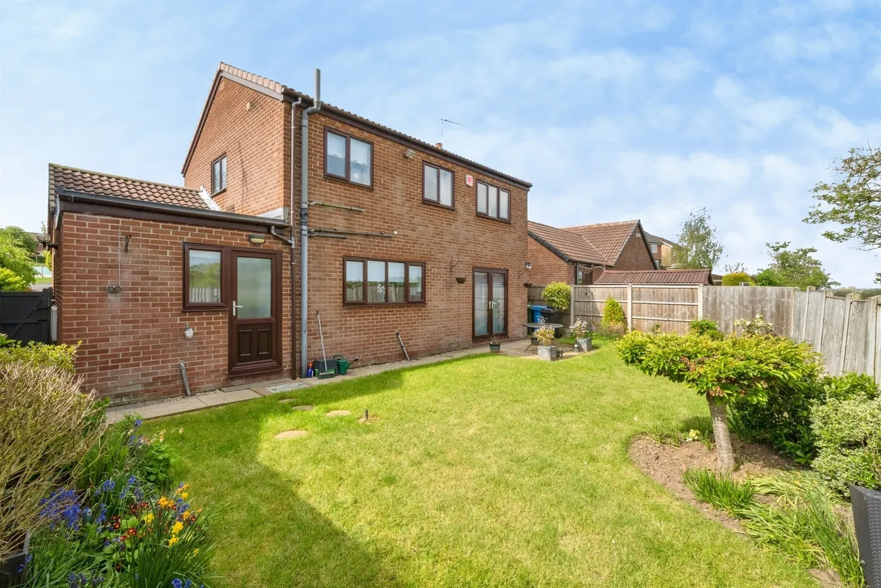 Briar Court, Harworth, DONCASTER, photo 2