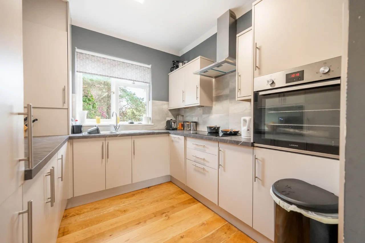 Park Court, Giffnock, G46, photo 5