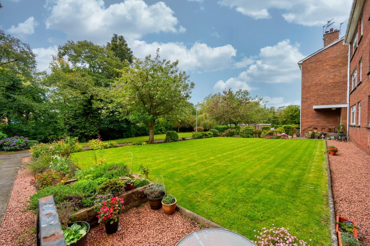 Park Court, Giffnock, G46, photo 13