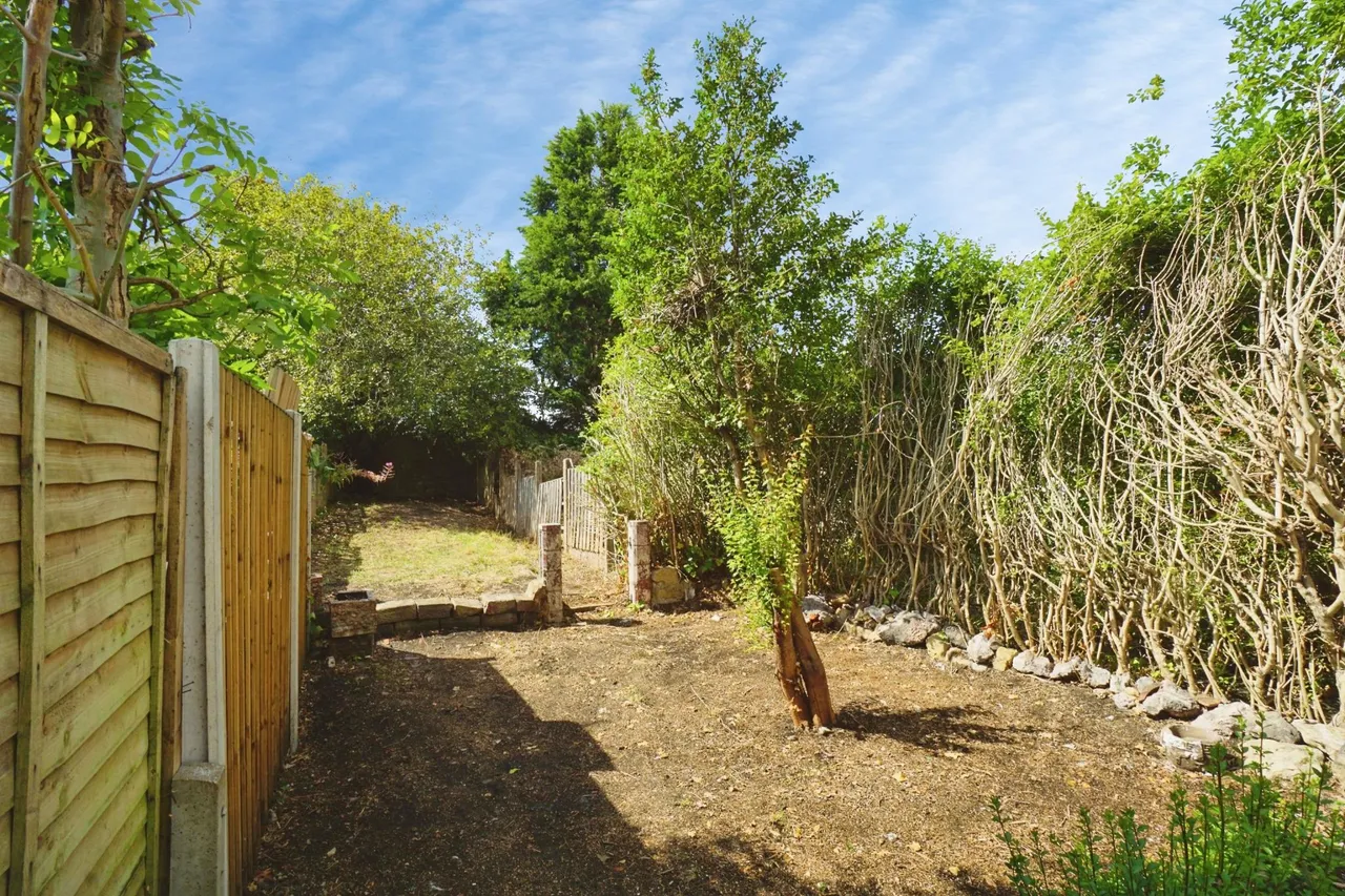 Clarence Street, Upper Gornal, DY3, photo 4