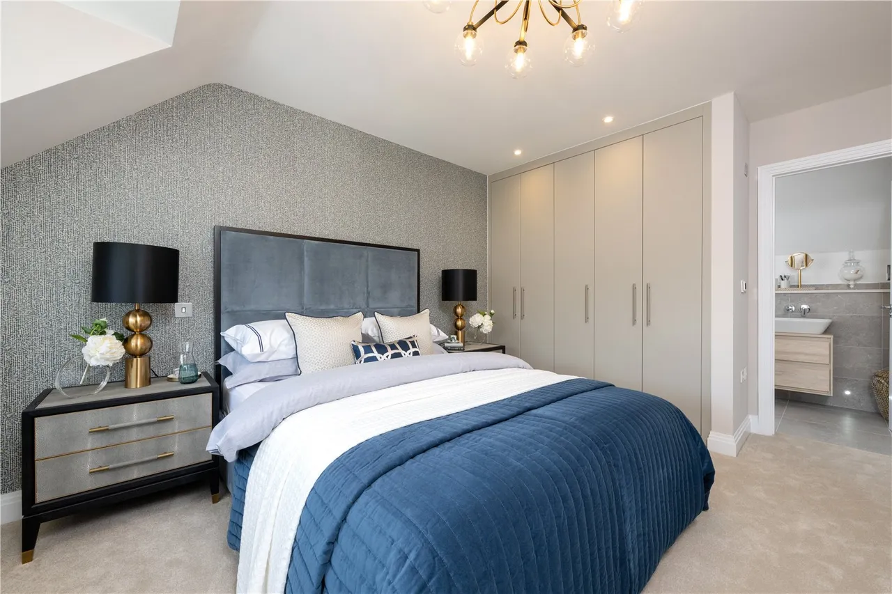 Moor Lane, Staines-Upon-Thames, TW18, photo 4