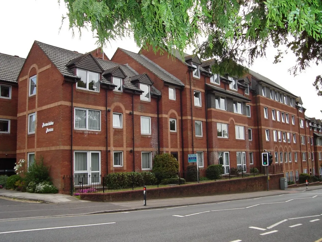 Ashley Cross, BH14, photo 11