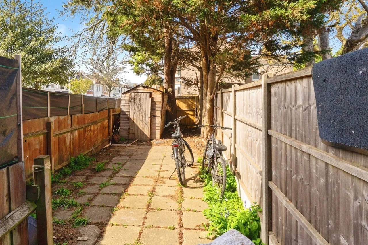Coventry Road, Ilford, IG1, photo 13