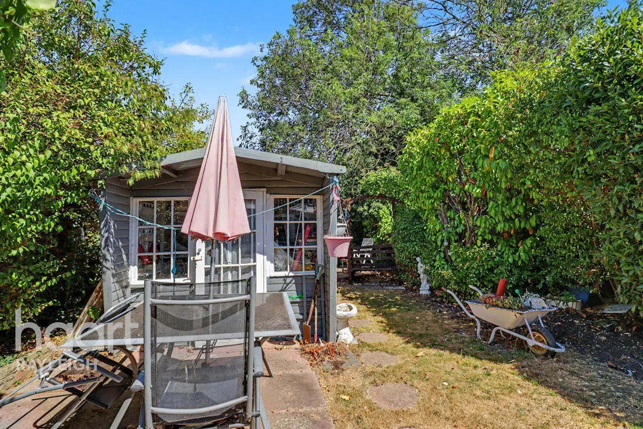 Mountdale Gardens, Leigh-on-Sea, SS9, photo 12
