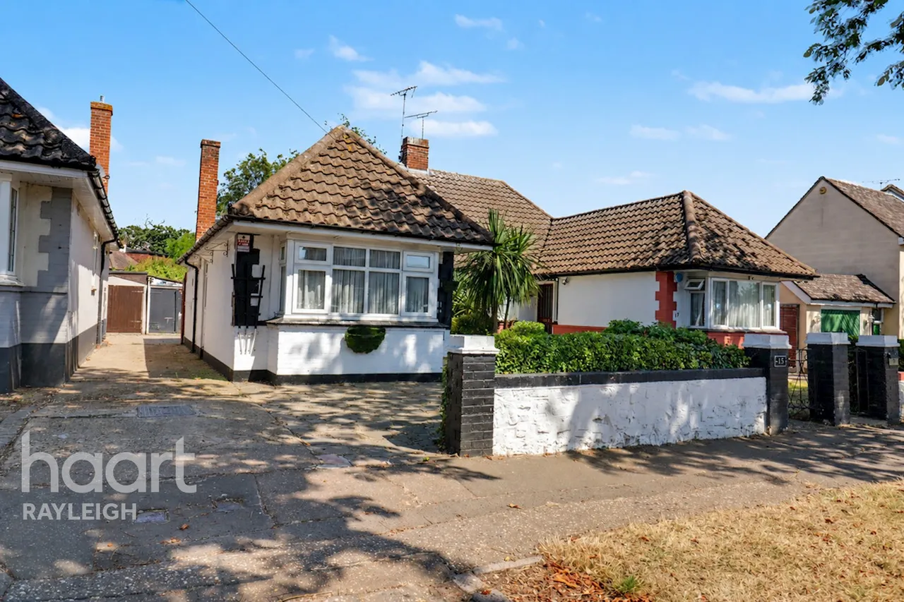 2 bed house for sale, Mountdale Gardens, Leigh-on-Sea, SS9