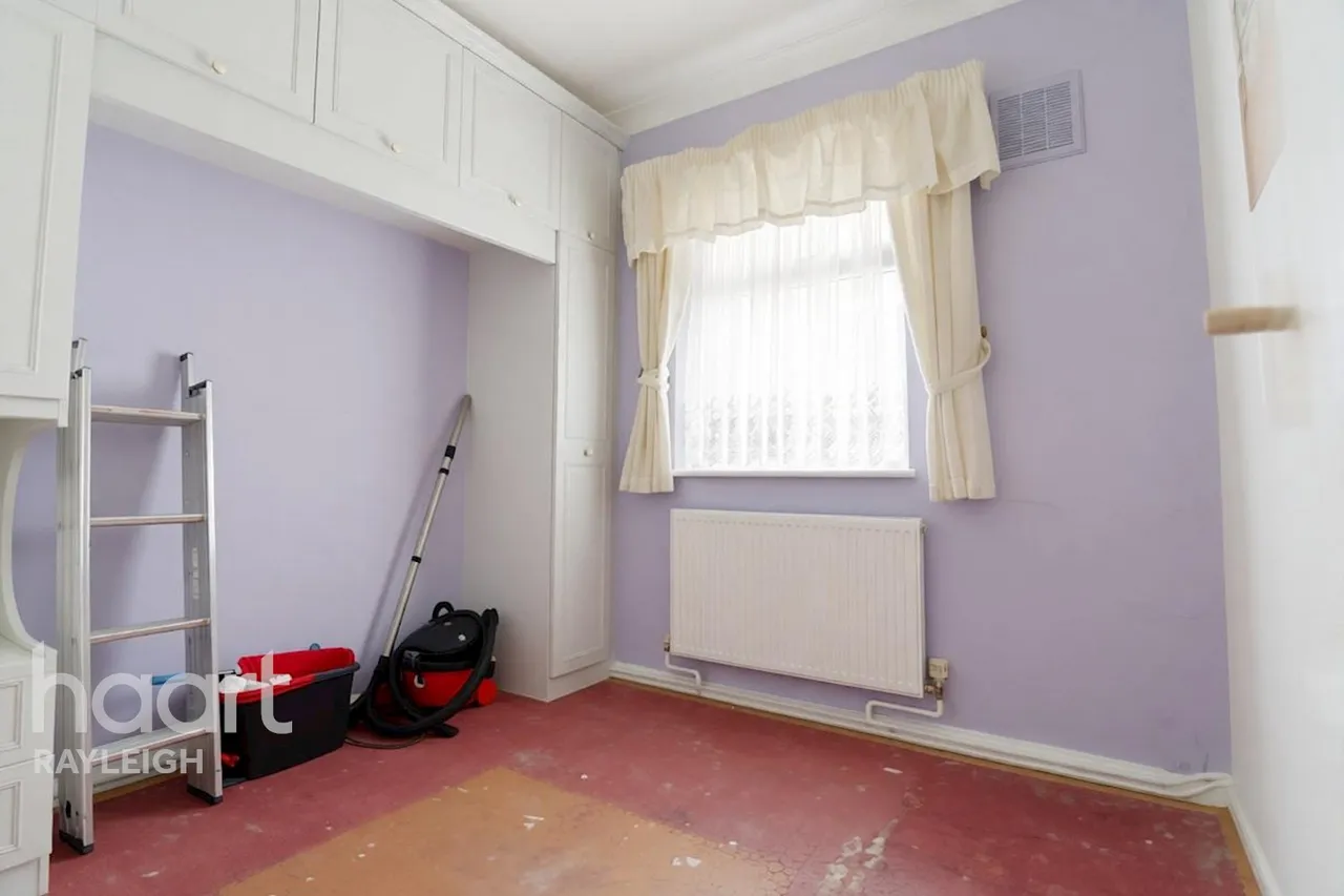 Mountdale Gardens, Leigh-on-Sea, SS9, photo 9
