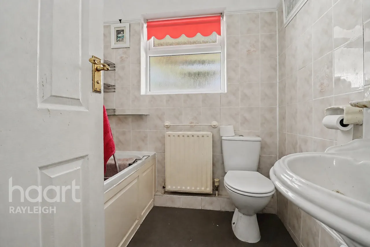 Mountdale Gardens, Leigh-on-Sea, SS9, photo 10