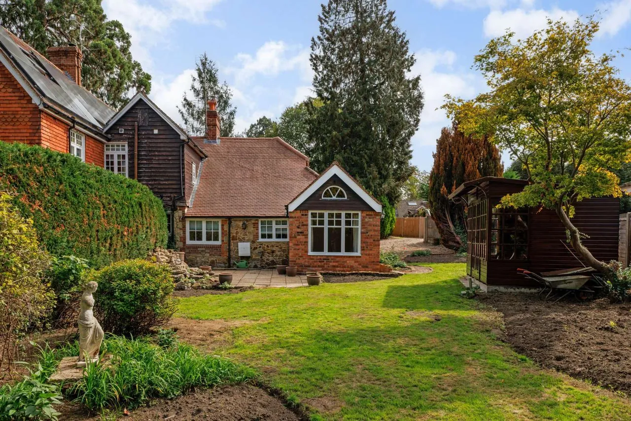 Lindford Road, Lindford, GU35, photo 12