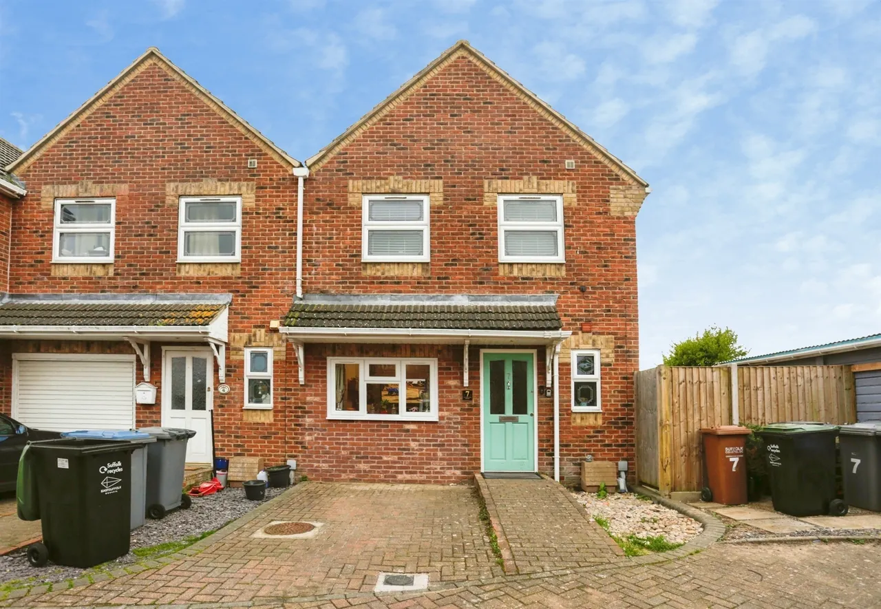 3 bed house for sale — Sandbanks Court, SAXMUNDHAM