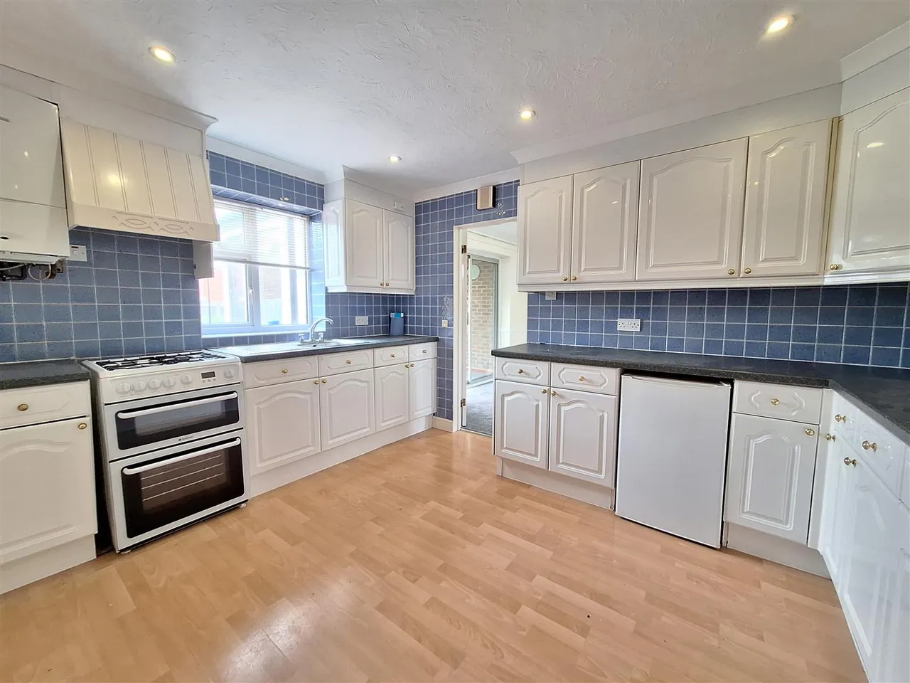 Newbery Close, Tilehurst, RG31, photo 3