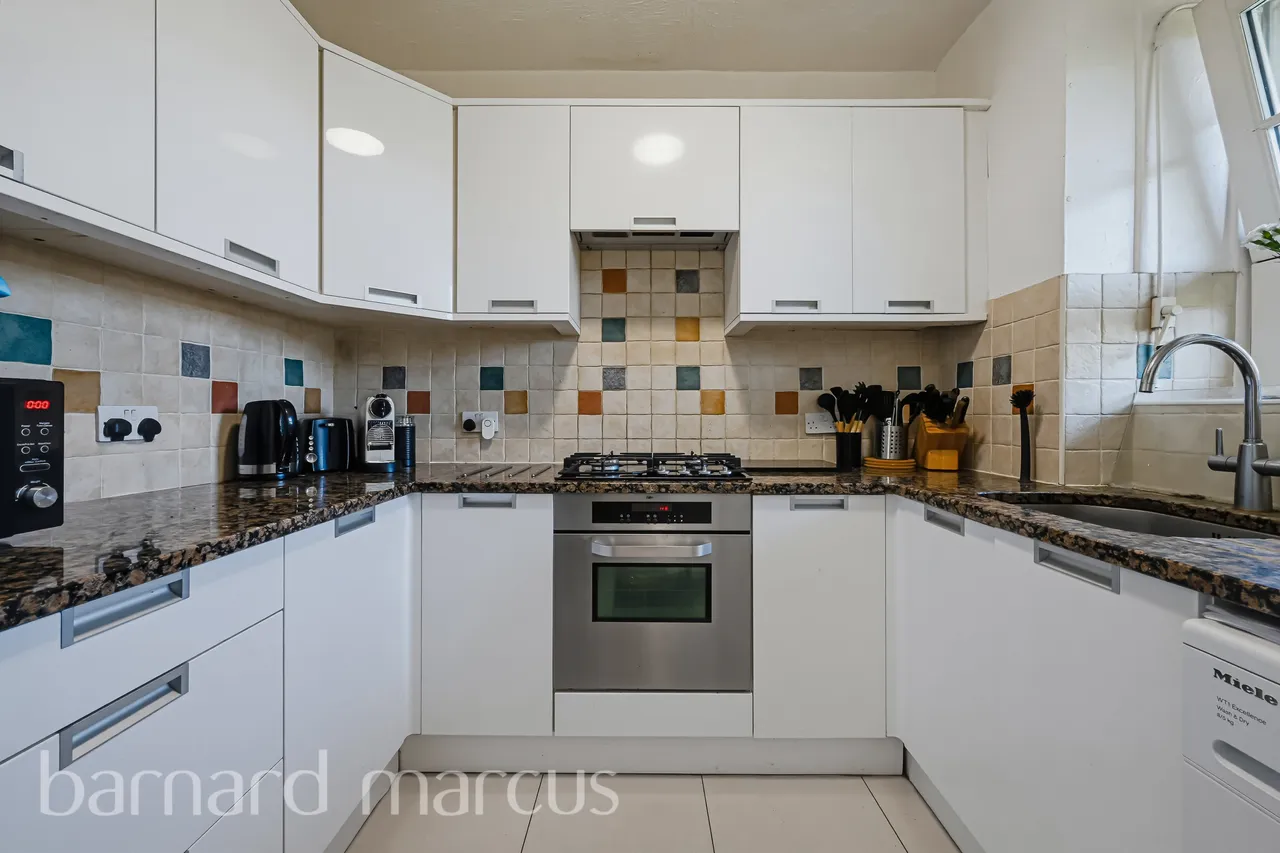 2 bed flat to rent, Whitgift Street, London, SE11
