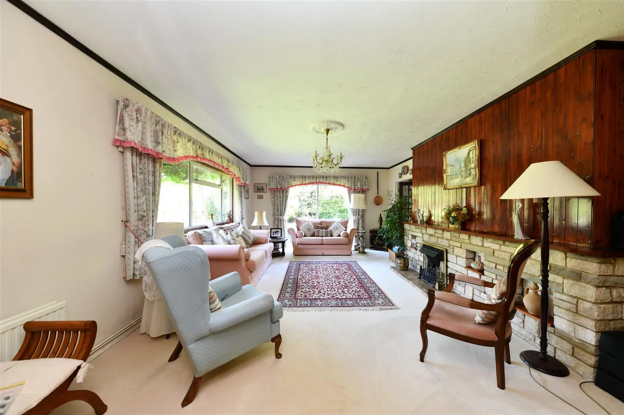 Whitney Drive, Stevenage, Herts, SG1 4BJ, photo 2