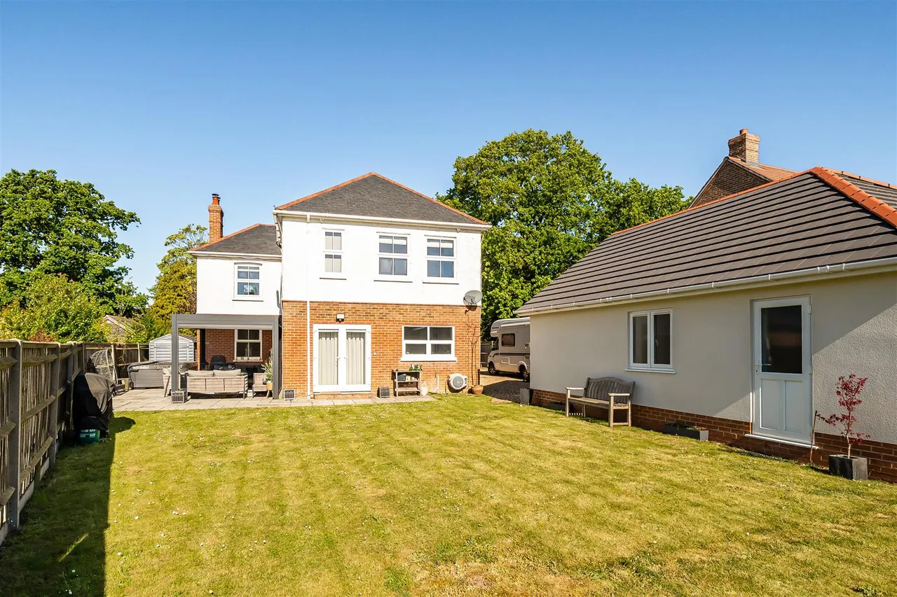 Brook Lane, Warsash, photo 5