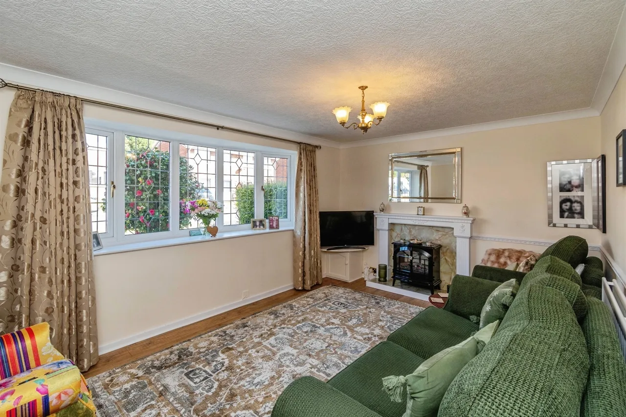 Columbian Drive, Cannock, photo 6