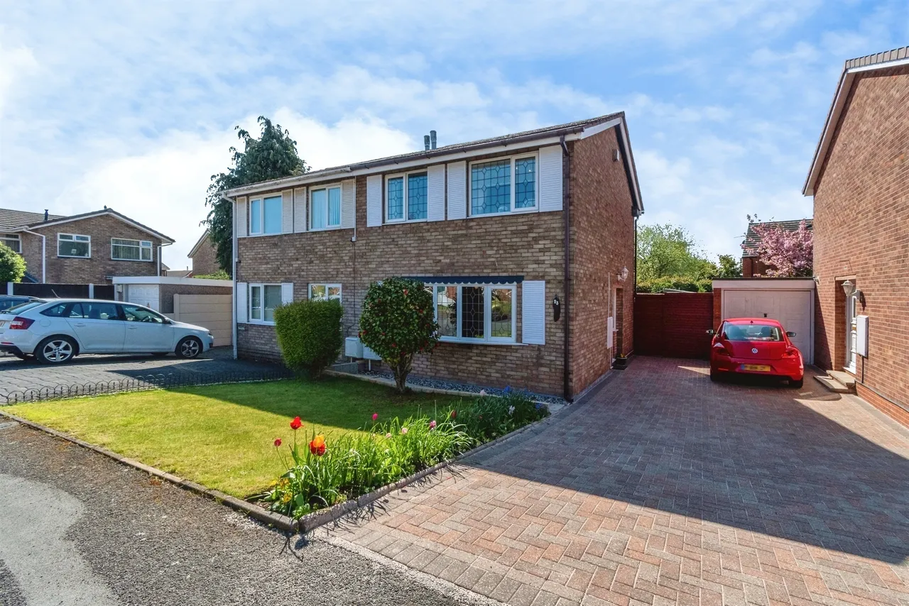 Columbian Drive, Cannock, photo 2