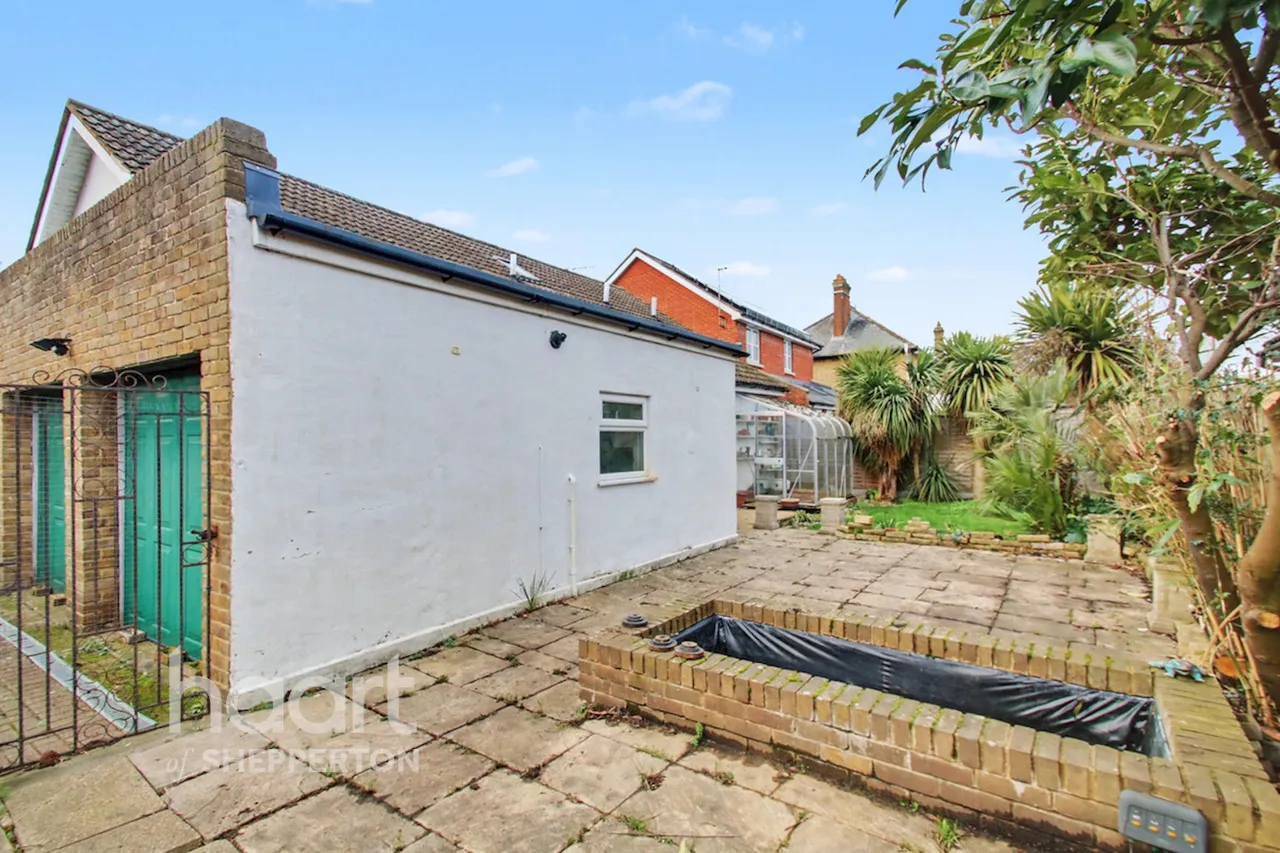Squires Bridge Road, Shepperton, TW17, photo 13