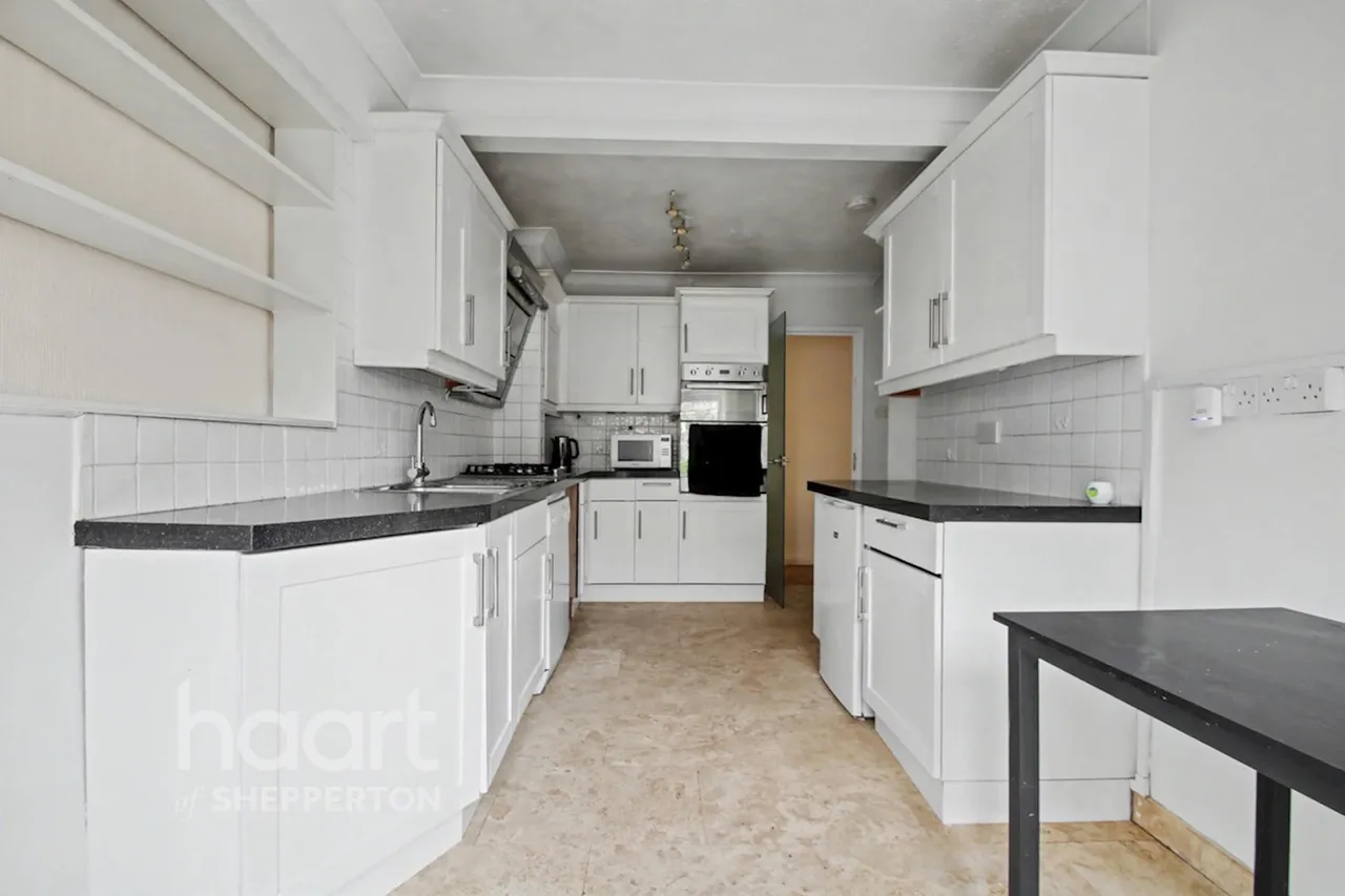 Squires Bridge Road, Shepperton, TW17, photo 12