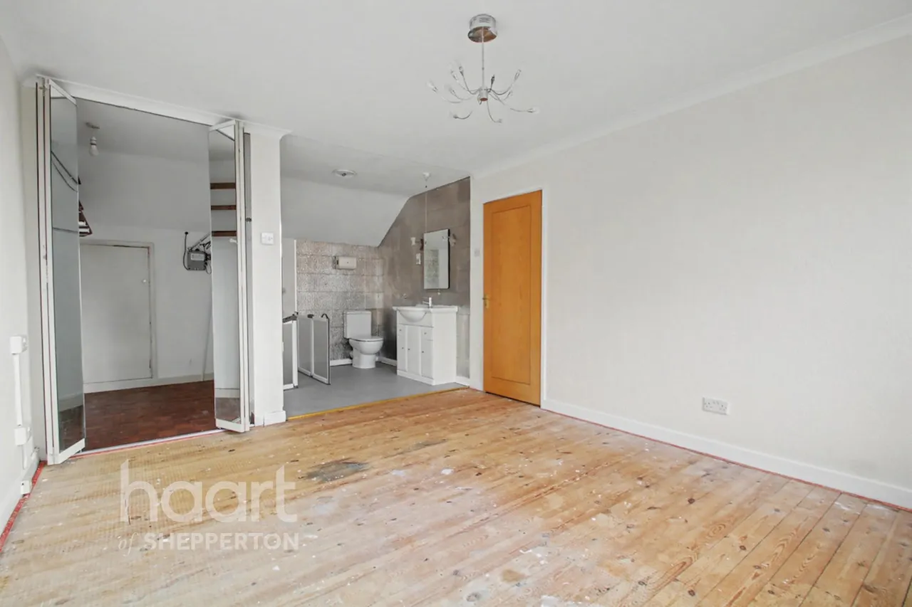 Squires Bridge Road, Shepperton, TW17, photo 9