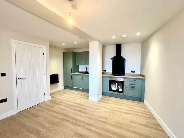 Doncaster Road, S70, photo 5