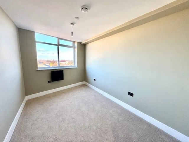 Doncaster Road, S70, photo 3