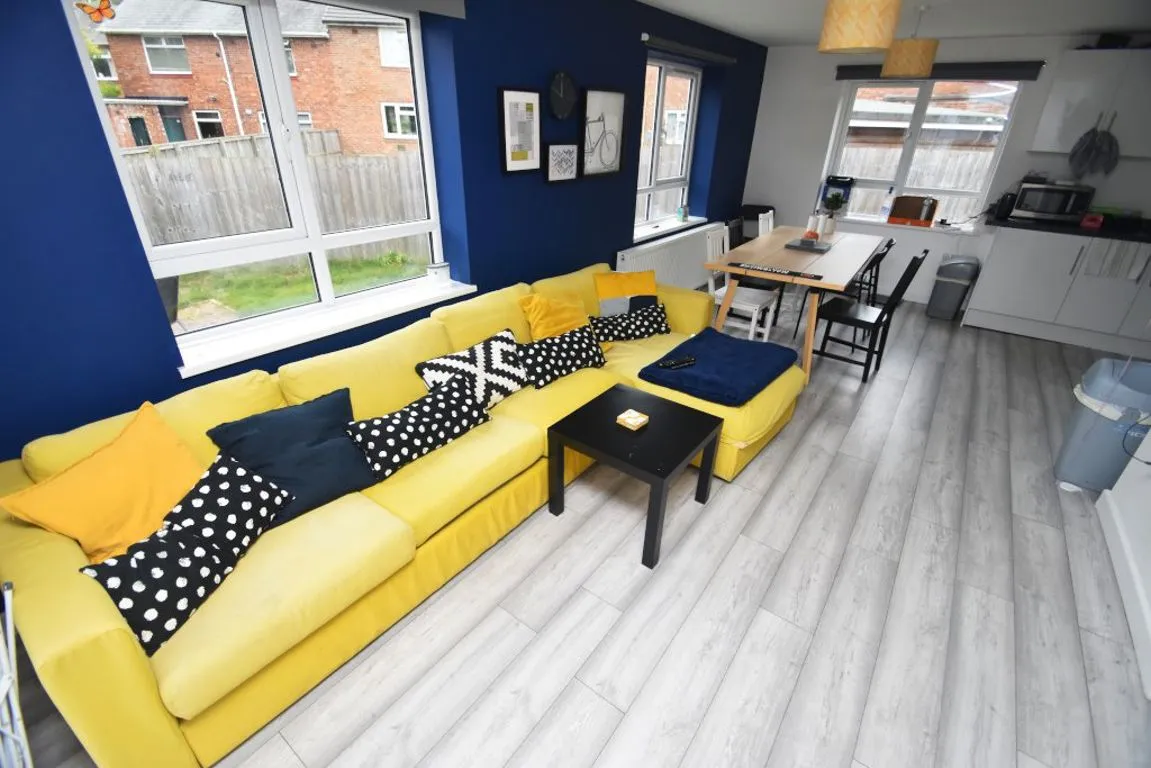 6 bed property to rent, Donnini Place, DH1