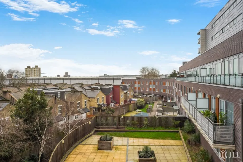 Rick Roberts Way, Stratford, E15, photo 12
