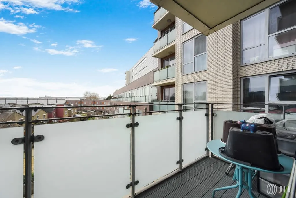 Rick Roberts Way, Stratford, E15, photo 11