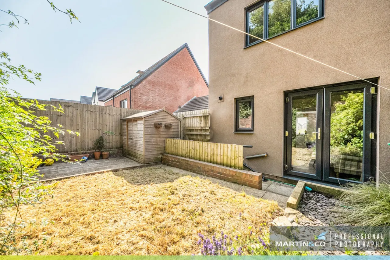 Mortimer Avenue, St Edeyrns, photo 12