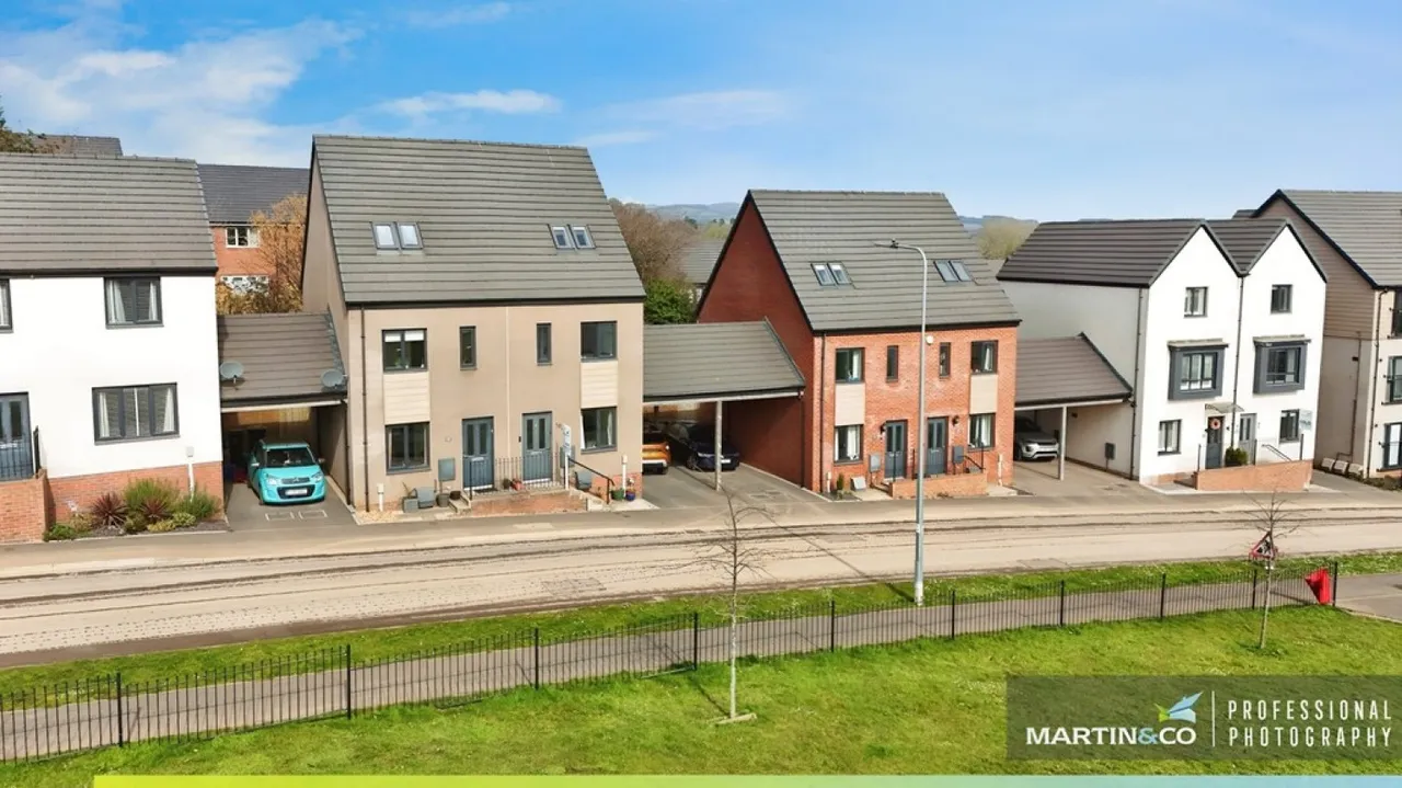 Mortimer Avenue, St Edeyrns, photo 2