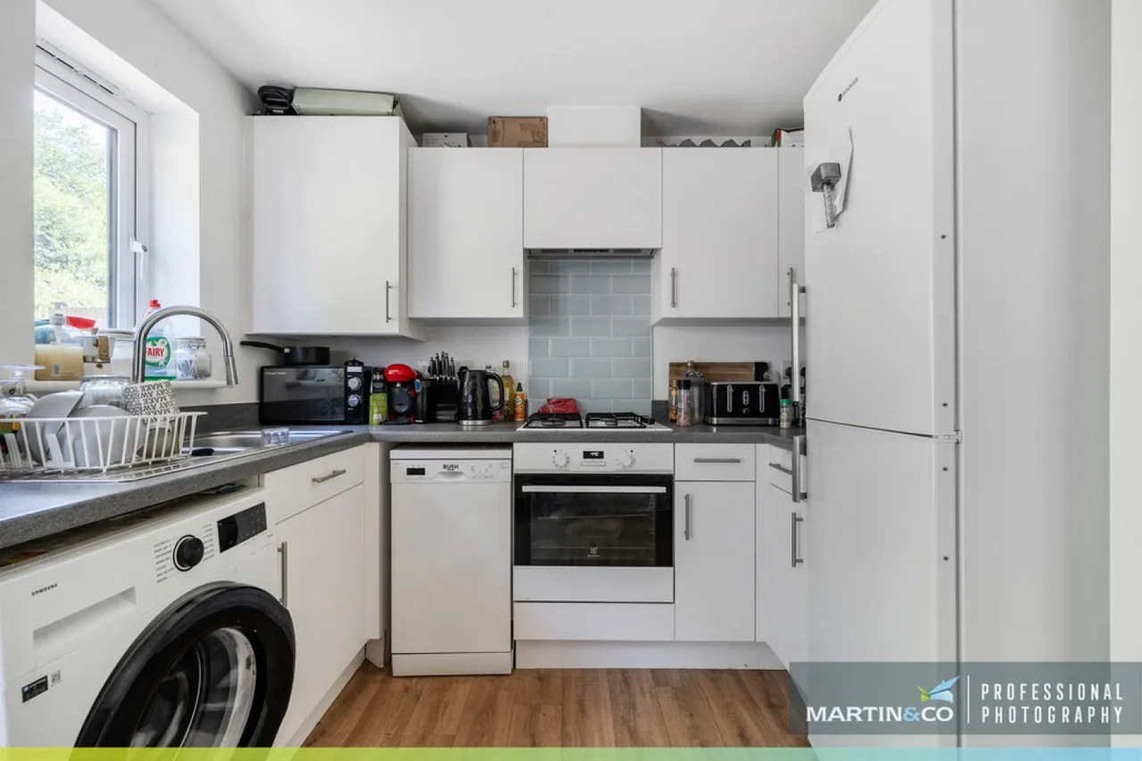 Mortimer Avenue, St Edeyrns, photo 7