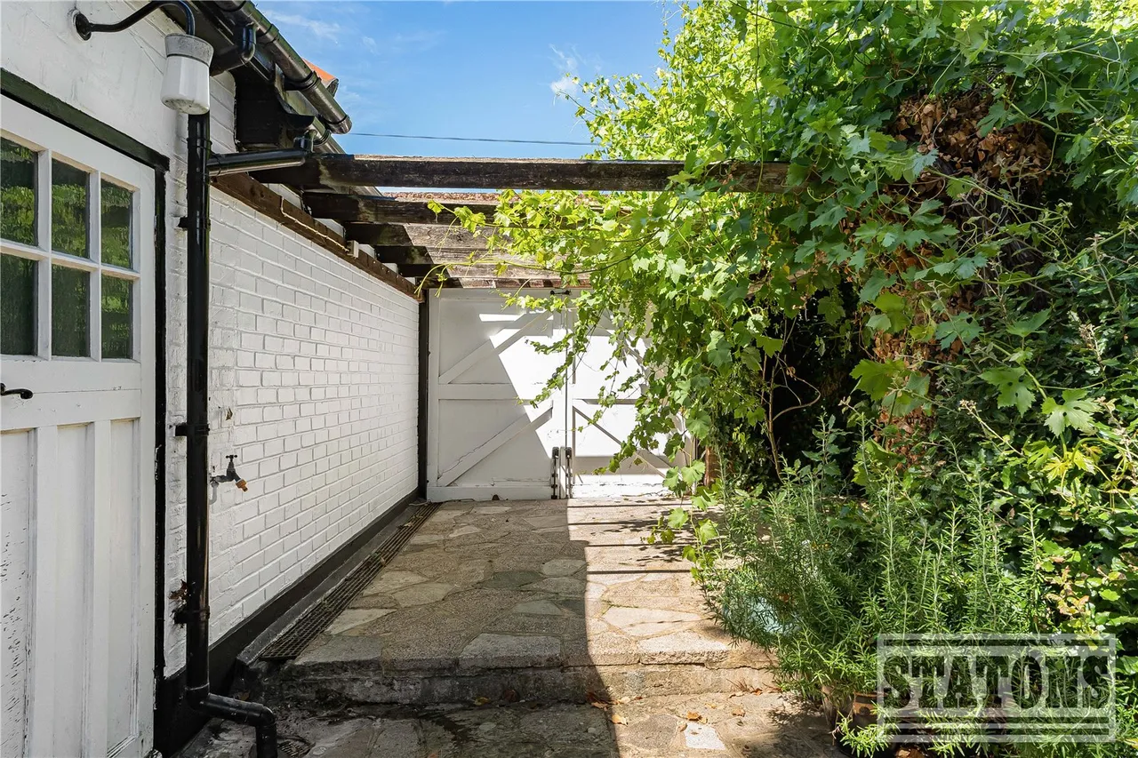 The Close, London, N14 6DP, photo 21