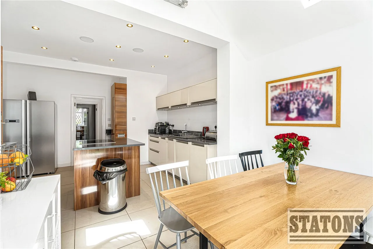 The Close, London, N14 6DP, photo 4
