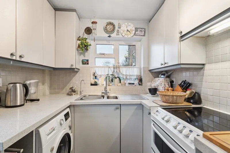 Chalklands, Bourne End SL8 5TH, photo 5