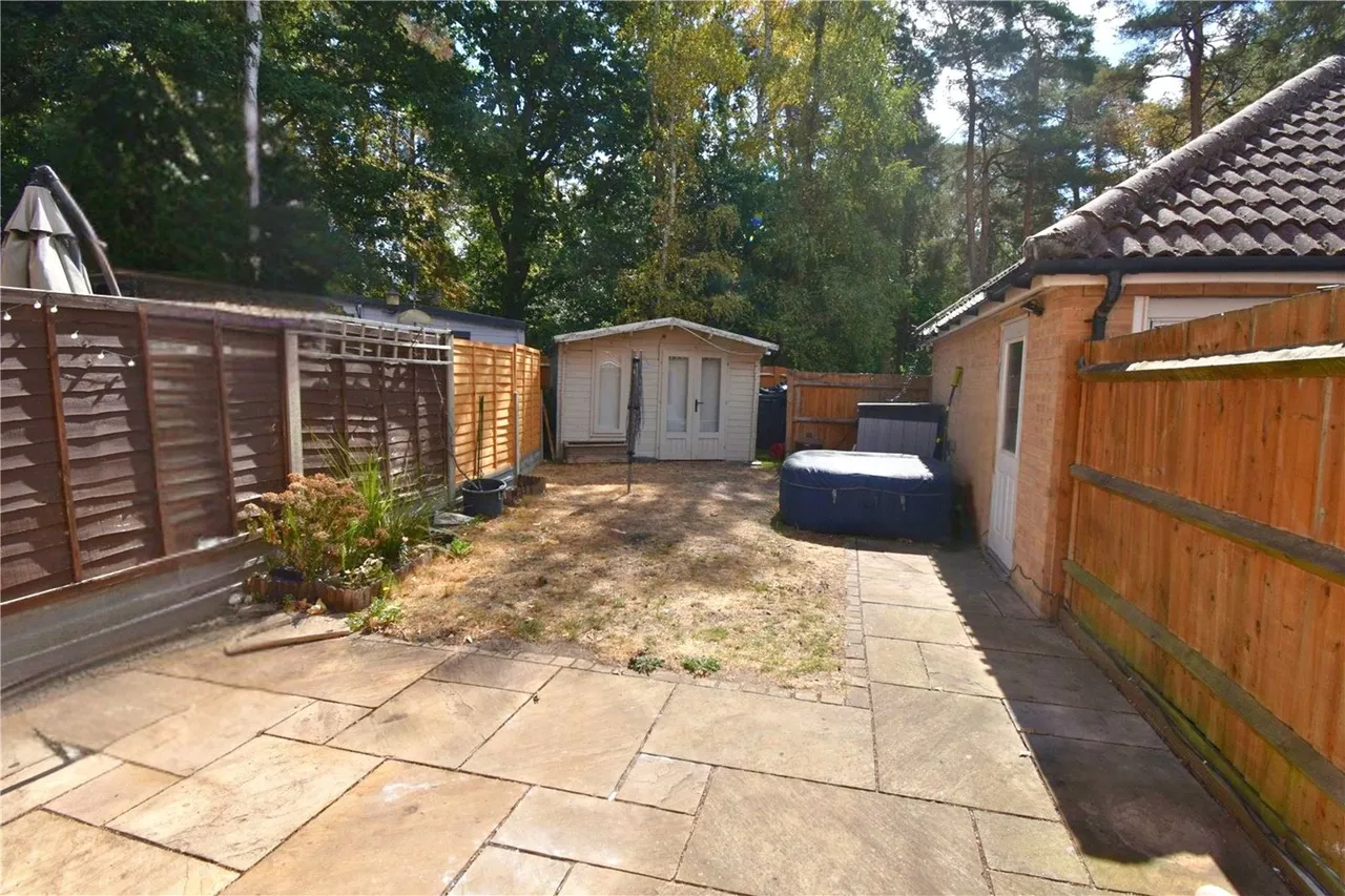 Haskins Gardens, Farnborough, Hampshire, GU14 9FQ, photo 7