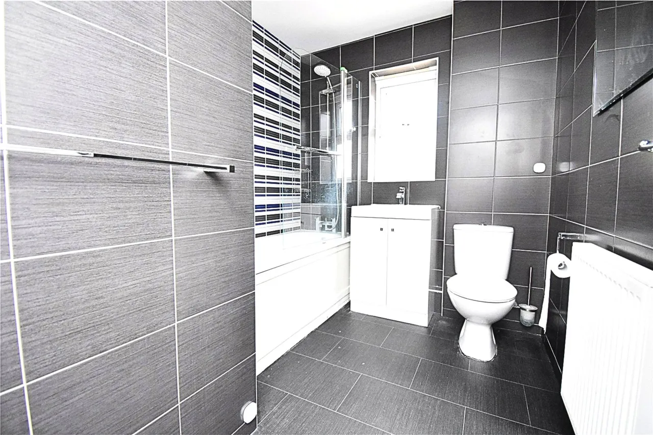 Haskins Gardens, Farnborough, Hampshire, GU14 9FQ, photo 5