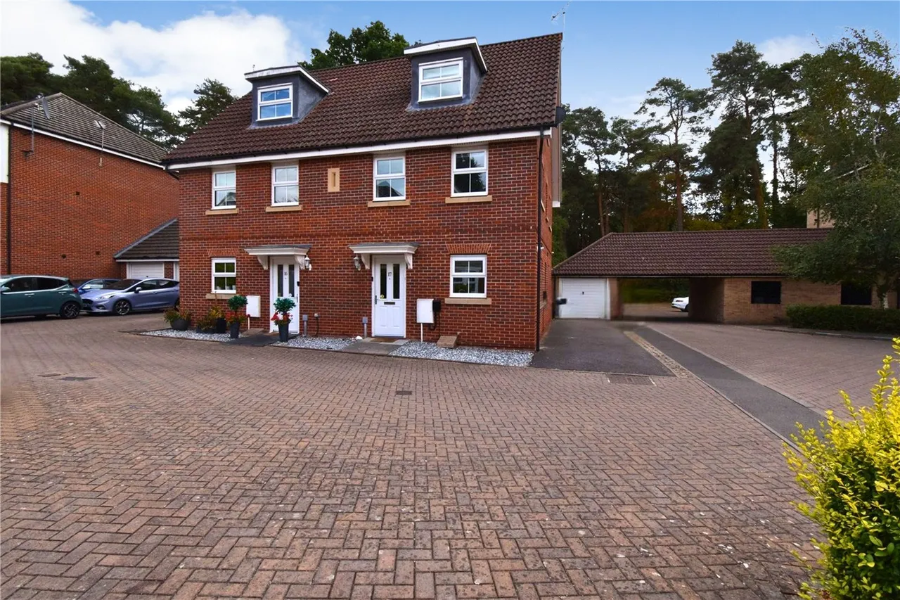 Haskins Gardens, Farnborough, Hampshire, GU14 9FQ, photo 16